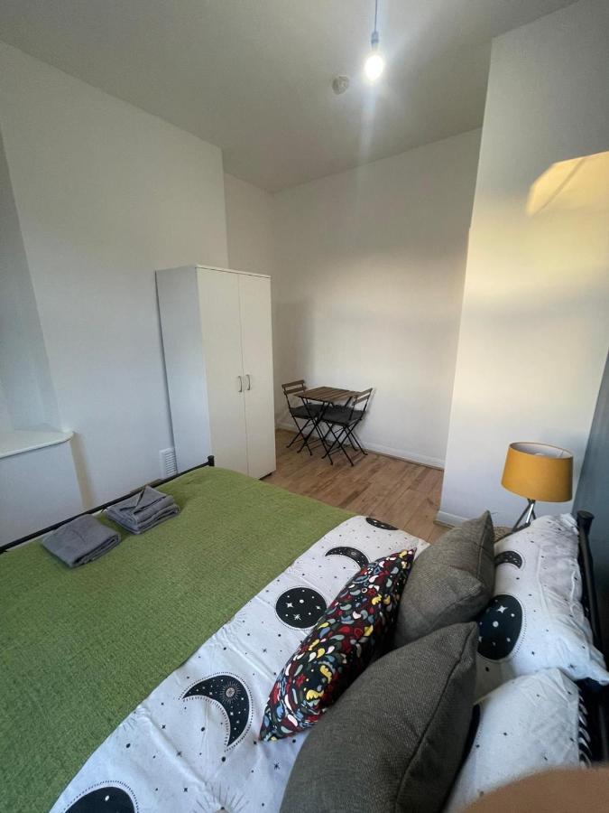 Contemporary Private Rooms Near Central Londres Extérieur photo